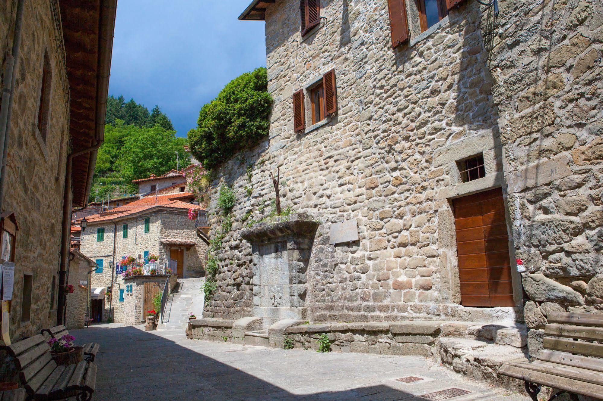 Borgo Dei Corsi Holiday House Reggiolo Exterior photo