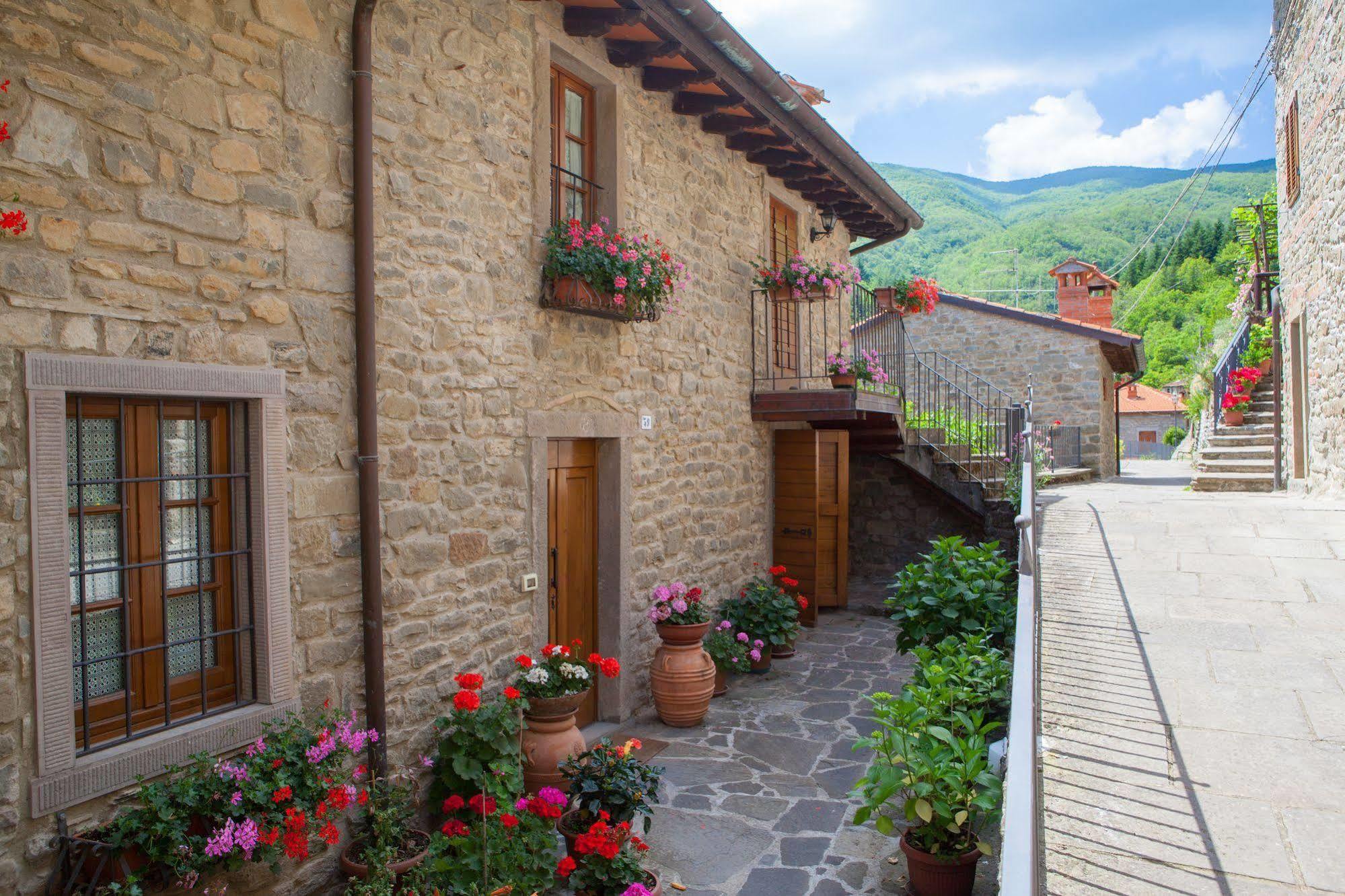 Borgo Dei Corsi Holiday House Reggiolo Exterior photo