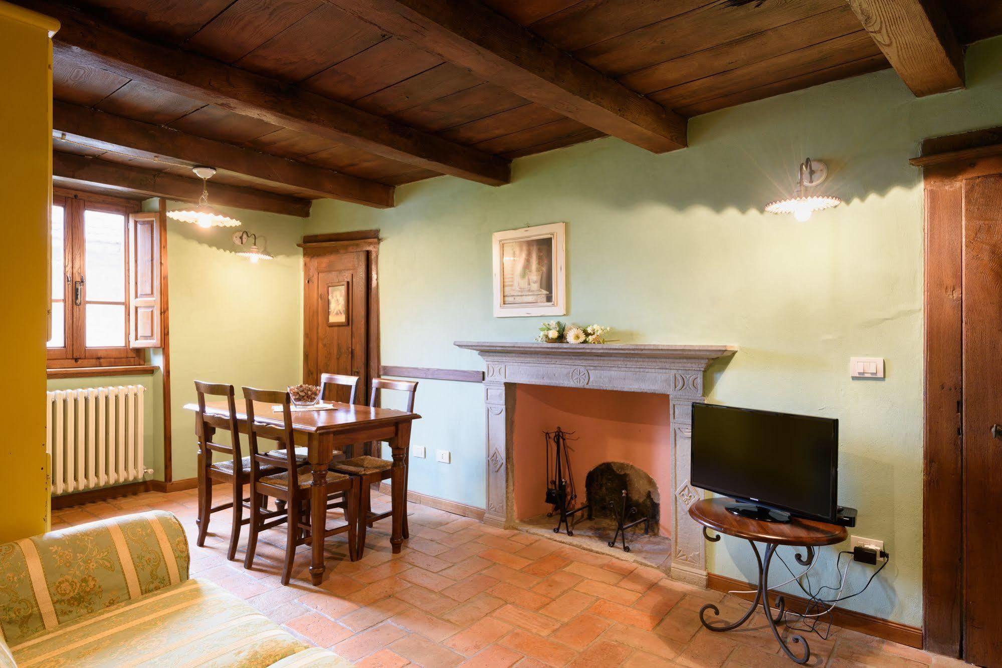 Borgo Dei Corsi Holiday House Reggiolo Exterior photo