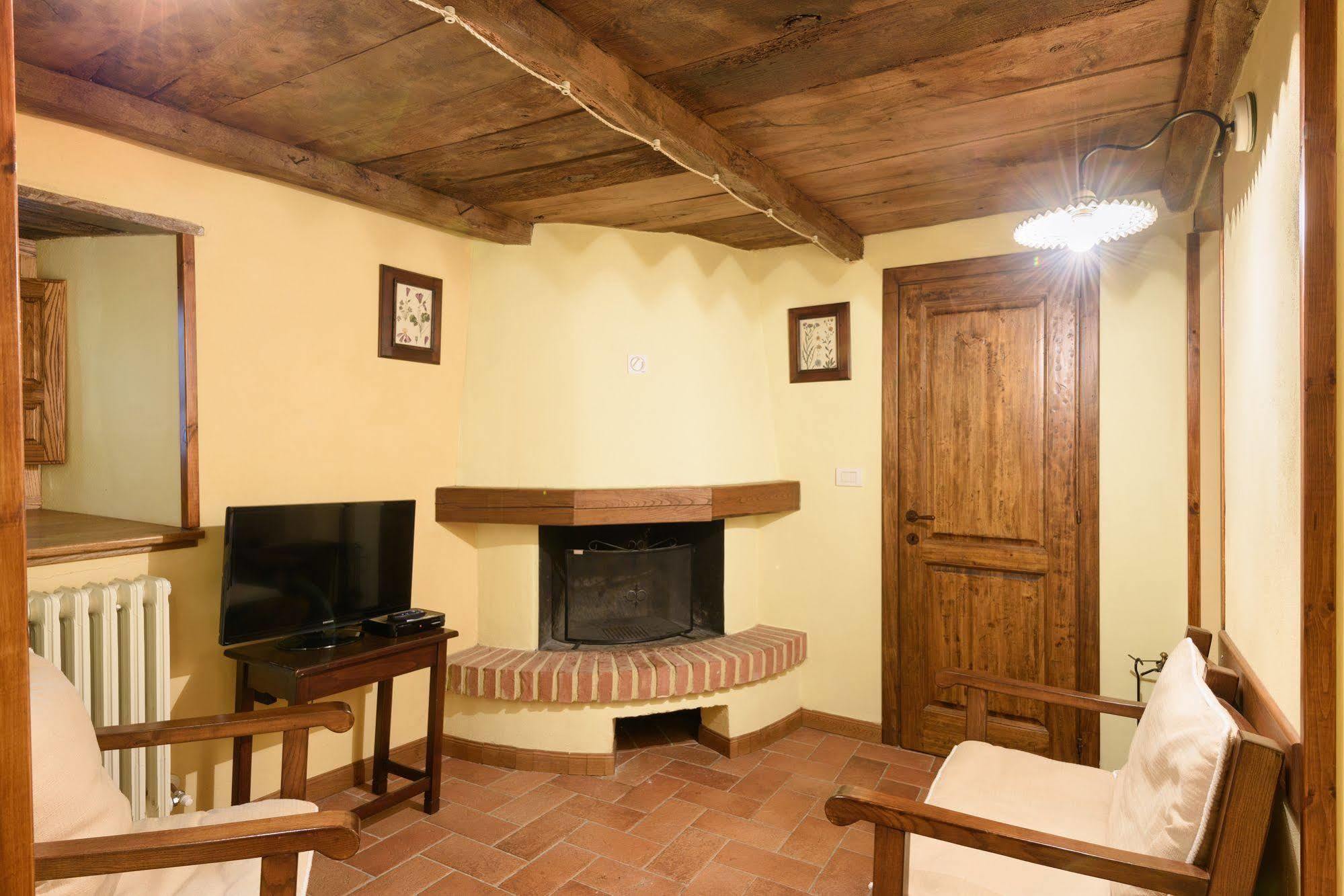 Borgo Dei Corsi Holiday House Reggiolo Exterior photo