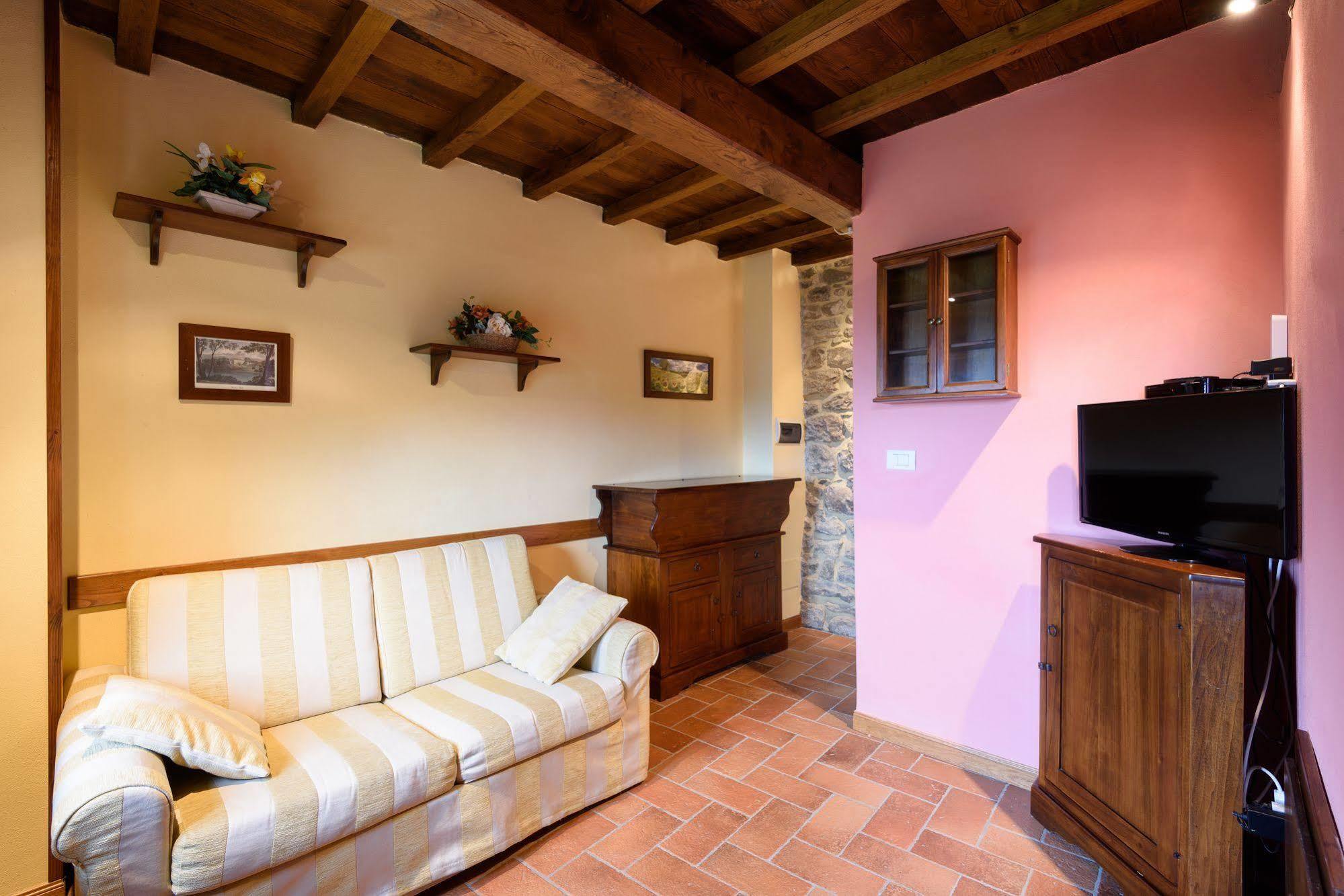 Borgo Dei Corsi Holiday House Reggiolo Exterior photo